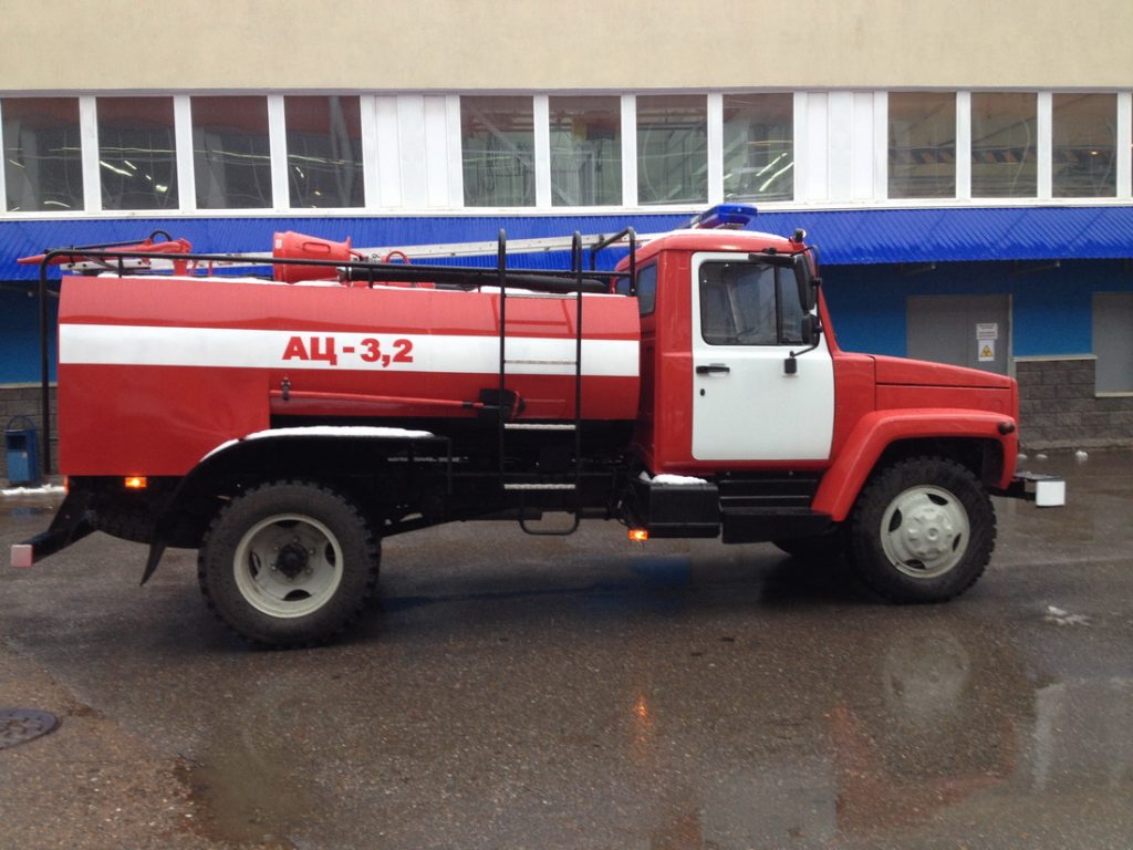 Автоцистерна пожарная АЦ-3.2 на базе ГАЗ - 33086 (4*4) с комплектацией пожарно-техническим вооружением