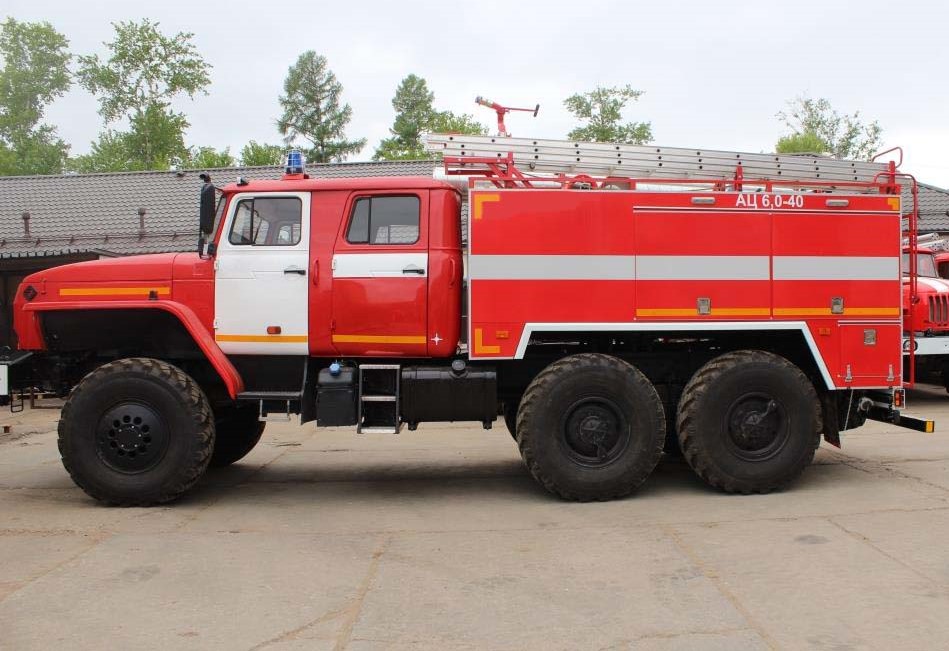 Автоцистерна пожарная - АЦ 6,0-40 на шасси УРАЛ-5557 Е5